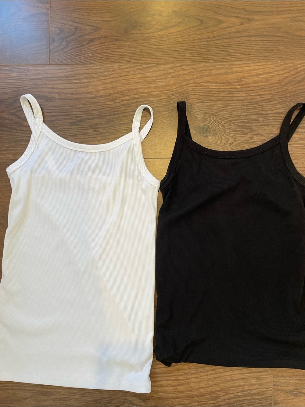 Classic Black & White Ribbed Tank Tops (2)